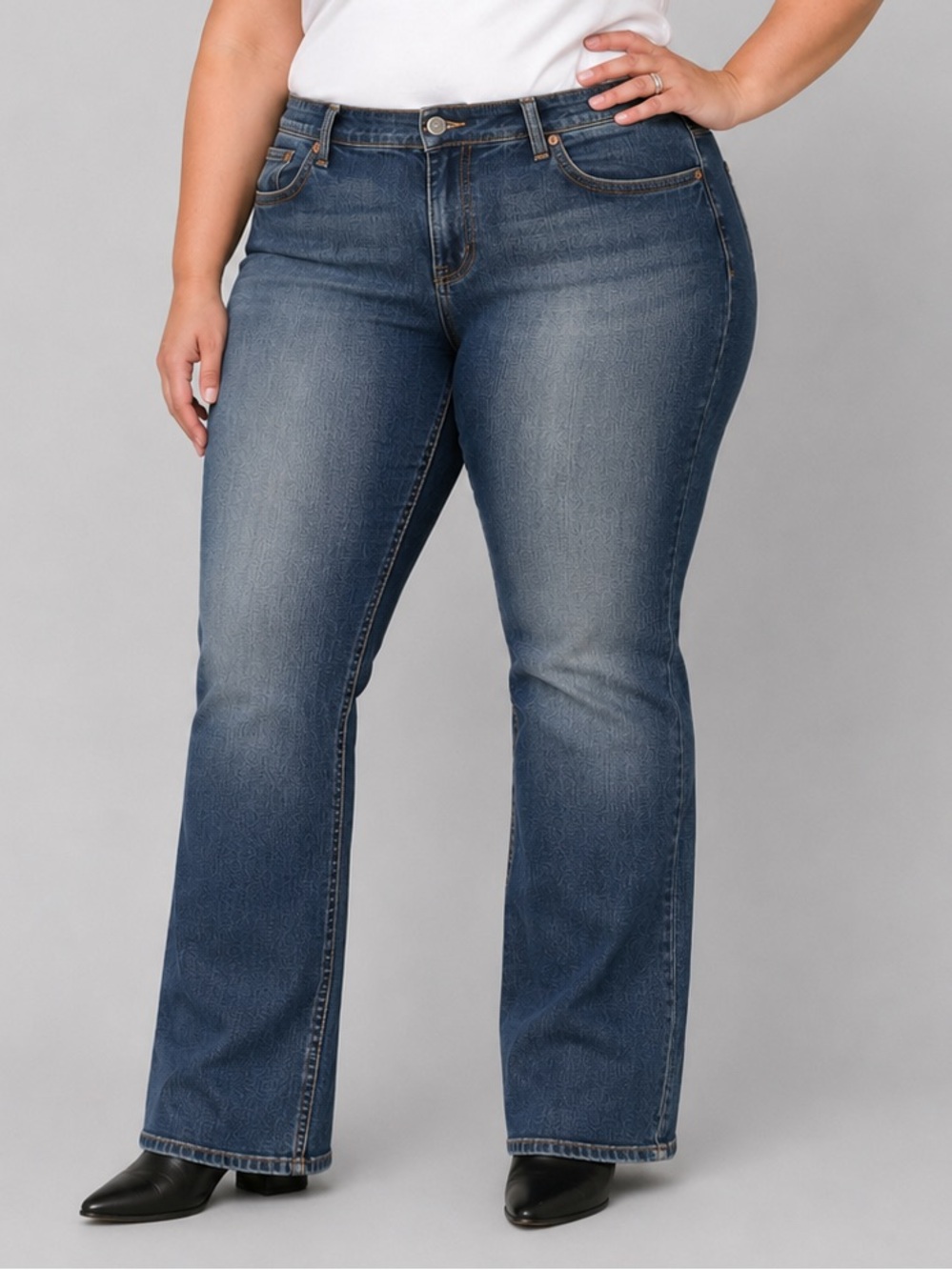 MAURICES Medium Wash Blue Jeans Faded Thighs Size 18 Short